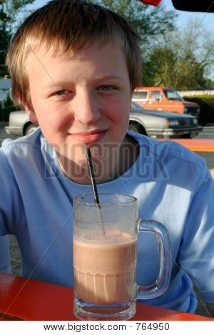 Ragazzo e Milkshake 