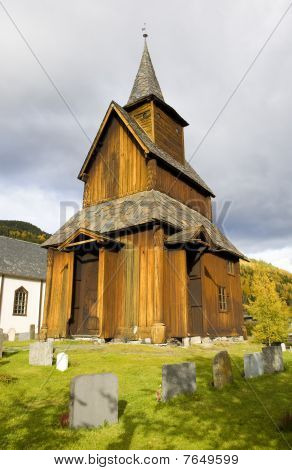 Torpo Stavkirke geç sonbahar Merkez Norveç