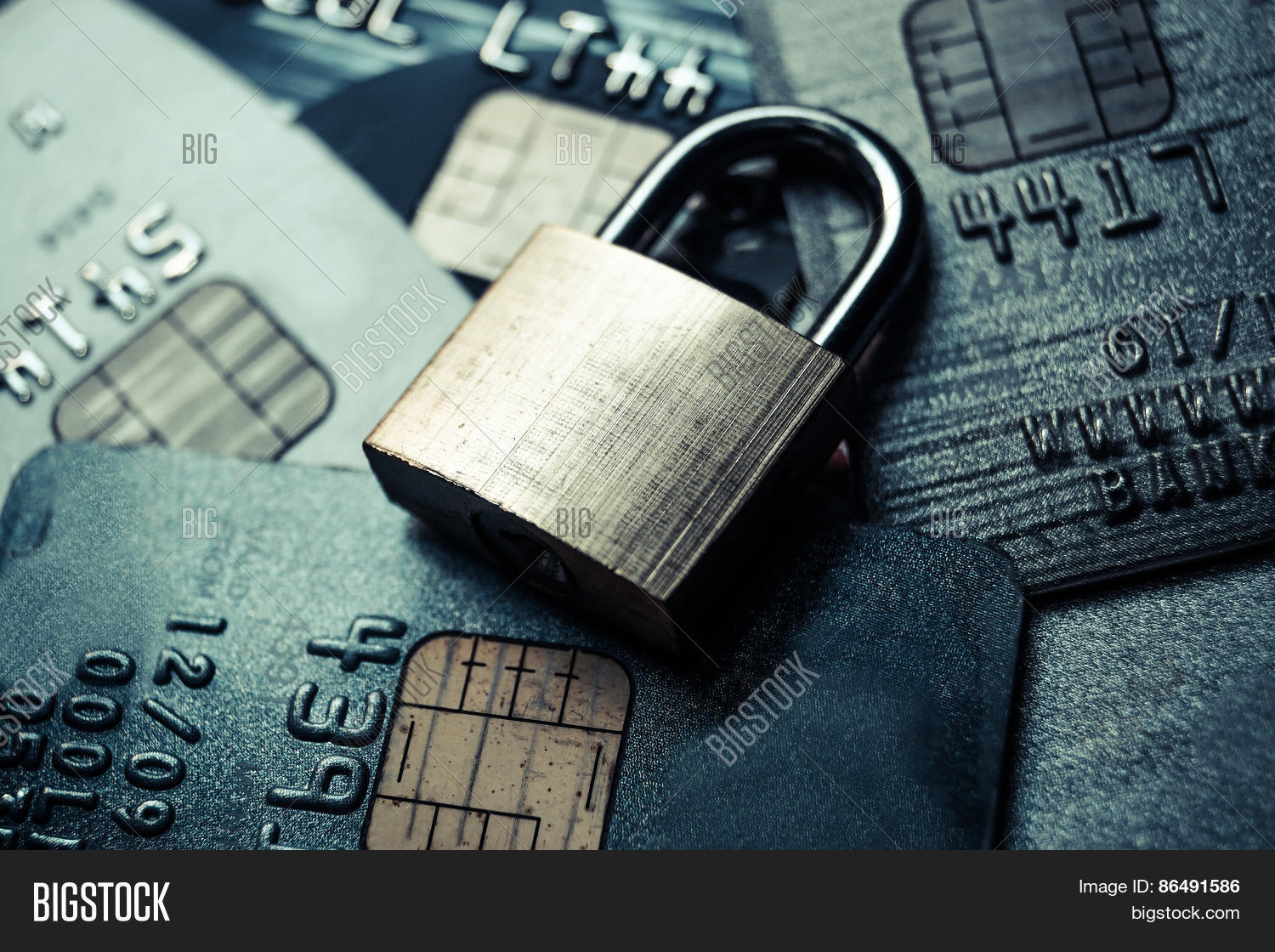 Shopper's card. хищение информации картинки. кража данных из компьютера. блокировка счета в банке. Security credit.