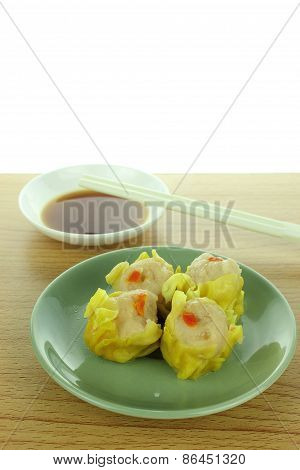 Shumai , Siu Mai - Chinese Steamed Pork Dumplings With Sauce
