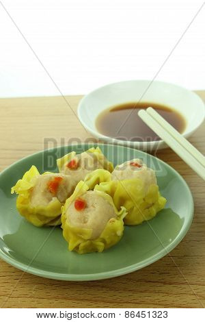 Chinese Steamed Pork Dumplings with Sauce