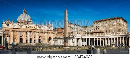 Rome,italy-march 24,2015: Panorama Of St. Peter's Square In Rome, Vatican. In The Early Hours Of The