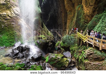 Longshuixia Fissure Gorge