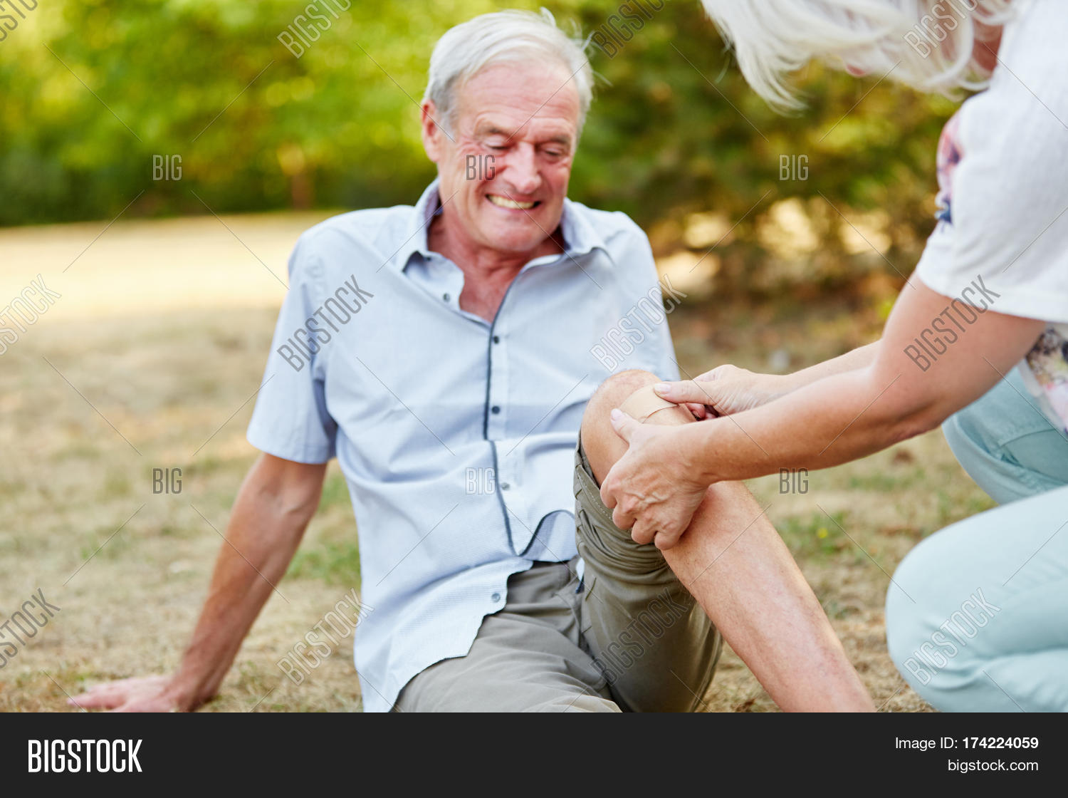Old Man Knee Injury Image & Photo (Free Trial) Bigstock