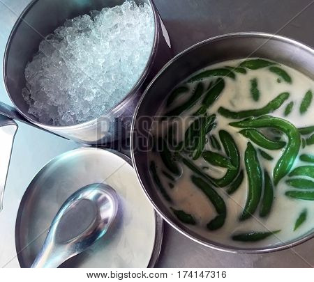 Lod Chong Thai famous Dessert in Coconut Milk (Thai pandan short vermicelli in palm-sugar coconut milk)