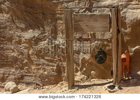 Empty crafted pointer for any kind of exotic destination in Middle East