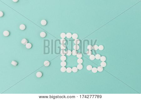 Vitamin B5 Pills Forming The Word 'b5'