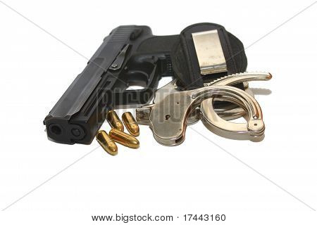 手錠と拳銃