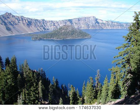 scenic blue crater lake and rim in oregon