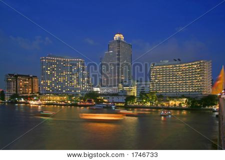 Tramonto a Bangkok