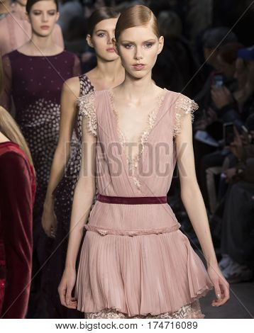 Carolina Herrera - Fall 2017 Collection