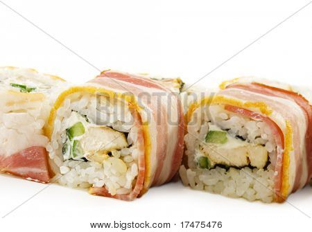 Japán konyha - Sushi, csirke és uborka, szalonna csomagolva