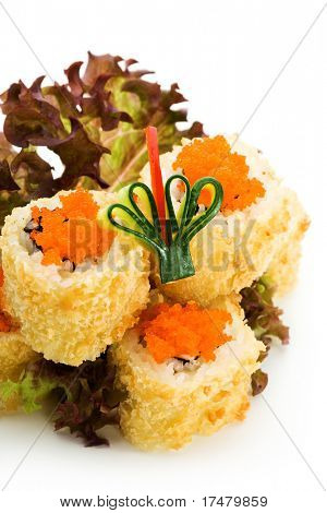 Chrupiące California Maki Sushi z Masago - Deep Fried stylu Tempura Roll z mięsa kraba, awokado