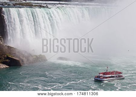 Beautiful Isolated Image Of A Ship And Amazing Niagara Waterfall