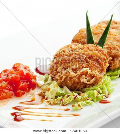 Vlees kroket met tomatensaus
