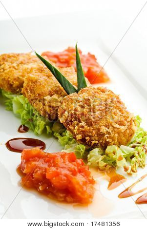 Vlees kroket met tomatensaus