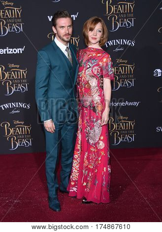 LOS ANGELES - MAR 02:  Dan Stevens and Susie Hariet arrives for the 