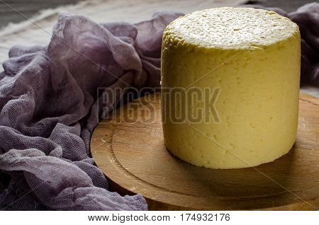 Head Farmhouse Cheese On Wooden Round Board