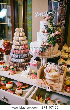 Candy Bar With Balls, Macaroon On Candy Bar, Candy Bar On Holiday, Candy Bar At The Wedding. Dessert