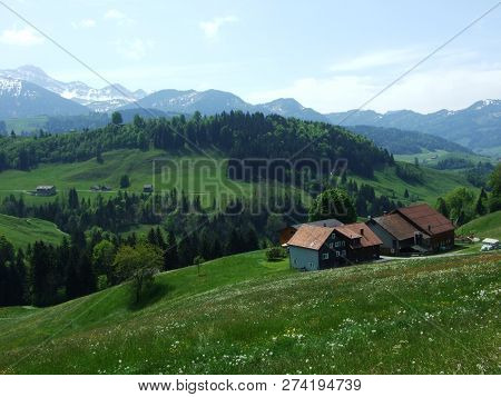 Farms And Pastures Of The Zürchersmühle Village - Canton Of Appenzell Ausserrhoden, Switzerland