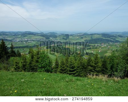 Pastures And Hills Of The Zürchersmühle Village - Canton Of Appenzell Ausserrhoden, Switzerland