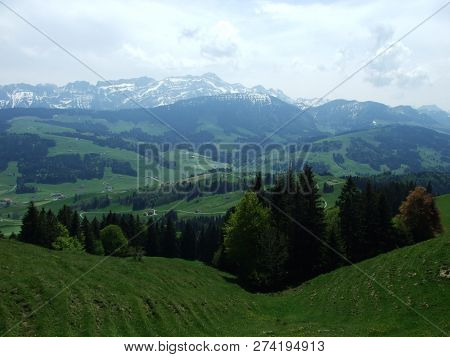 Pastures And Hills Of The Zürchersmühle Village - Canton Of Appenzell Ausserrhoden, Switzerland
