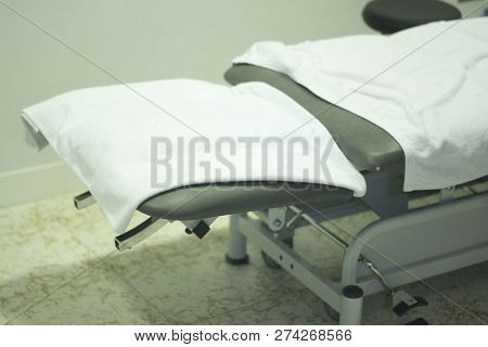 Physiotherapy Clinic Massage Bed