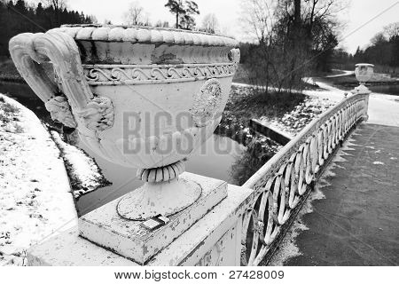 รายละเอียดของสะพานผ่านแม่น้ำ Slav ใน Pavlovsk park