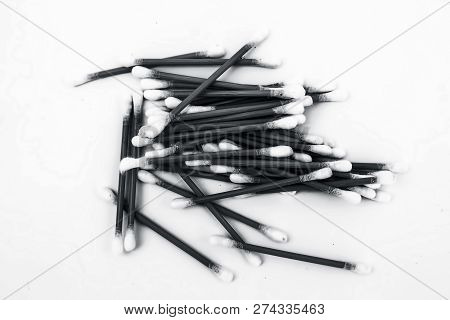 Pink Colored Cotton Coated Ear Buds Or Q-tips Isolated On White.