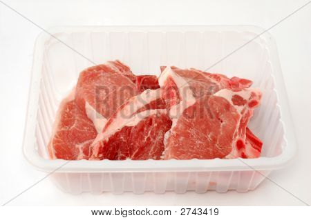 Frisches Schweinefleisch geschnitten