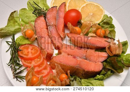 Chinook Salmon (lat. Oncorhynchus Tshawytscha) Smoked