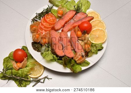 Chinook Salmon (lat. Oncorhynchus Tshawytscha) Smoked