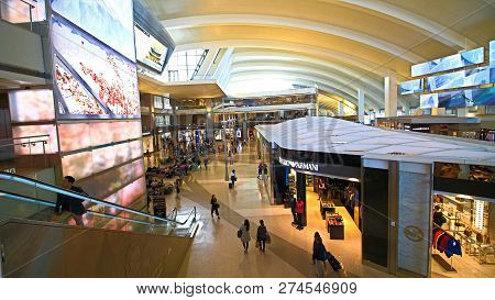 Los Angeles,ca/usa - Sep 19 2018: The Transit Area Of The Airport Lax With Travelers And Illuminated