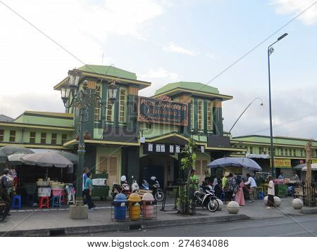Yogyakarta, Indonesia - October 31, 2018: The Front Entrance Of Pasar Beringharjo, The Oldest Tradit