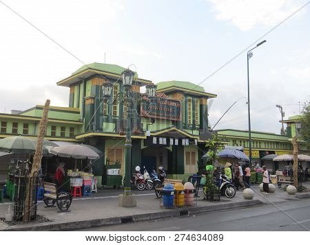 Yogyakarta, Indonesia - October 31, 2018: The Front Entrance Of Pasar Beringharjo, The Oldest Tradit