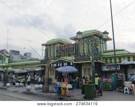 Yogyakarta, Indonesia - October 31, 2018: The Front Entrance Of Pasar Beringharjo, The Oldest Tradit