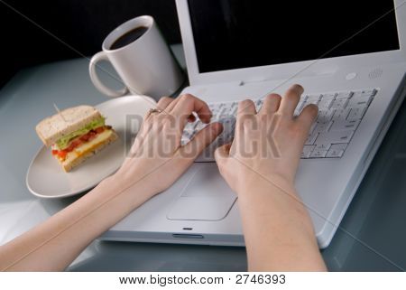 ทำงานบนคอมพิวเตอร์