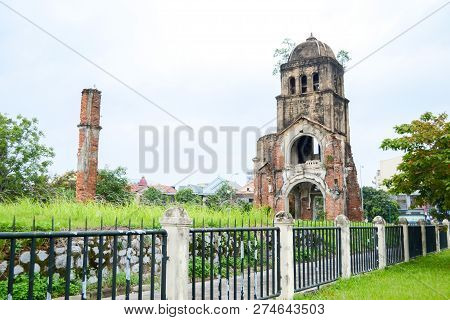 Dong Hoi, Vietnam - Nov 24, 2018 : Ancient Citadel Of Dong Hoi At Dong Hoi City, Quang Binh Province