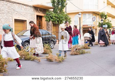 Oropesa Del Mar, Spain - January 13, 2018: Holiday Procession On Festival Of Saint Anthony In The St