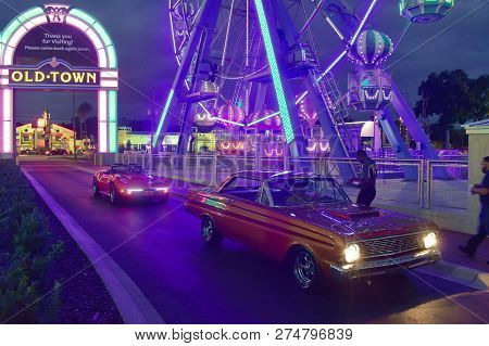 Orlando, Florida.  November 02, 2018 Nice Old Cars Registering To Enter Saturday Nite Classic Car Sh