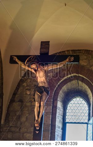 Monteriggioni, Italy - September 26, 2018: Interior Of Church Of Santa Maria Assunta In Monteriggion