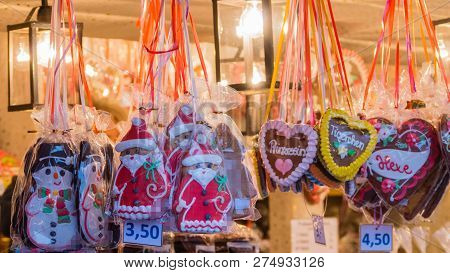 Gingerbread Motives Snowmen Santa Clauses Hearts With German Text 
