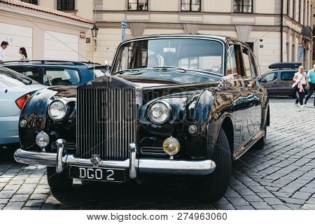 Prague, Czech Republic - August 28, 2018: Old Black Rolls Royce Car On A Street In Prague. Rolls-roy