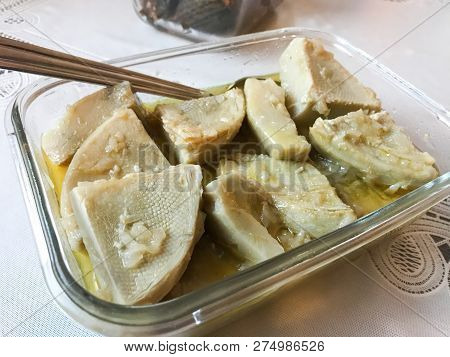 Turkish Food Artichoke With Olive Oil / Zeytinyagli Enginar. Organic Food.