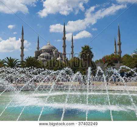 Vista de la mezquita azul en Estambul