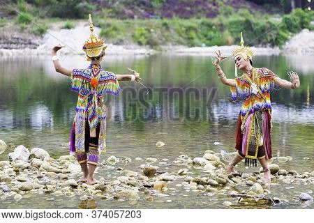 Nakhon Si Thammarat /thailand-april 27th 2019: Manohra Performance In The Stream At Kiriwong Village