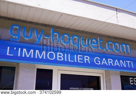 Bordeaux , Aquitaine / France - 06 20 2020 : Guy Hoquet Logo And Text Sign Store On Agency Of Real E