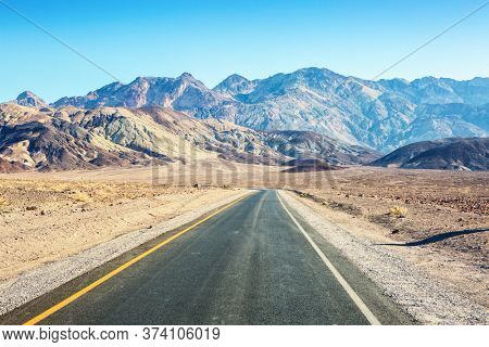Road in Death Valley National Park (Artist's Drive), United States.