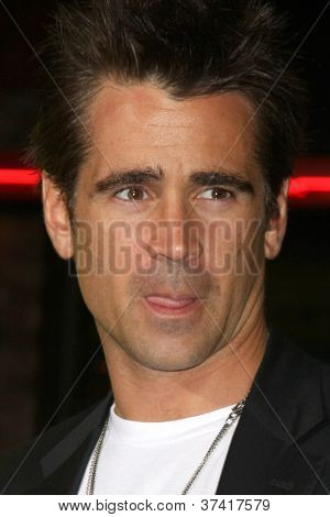 LOS ANGELES - 30 Ott: Colin Farrell arriva alla Premiere di 