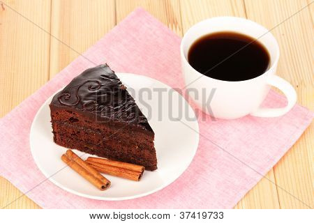Çikolata sacher kek ahşap tablo